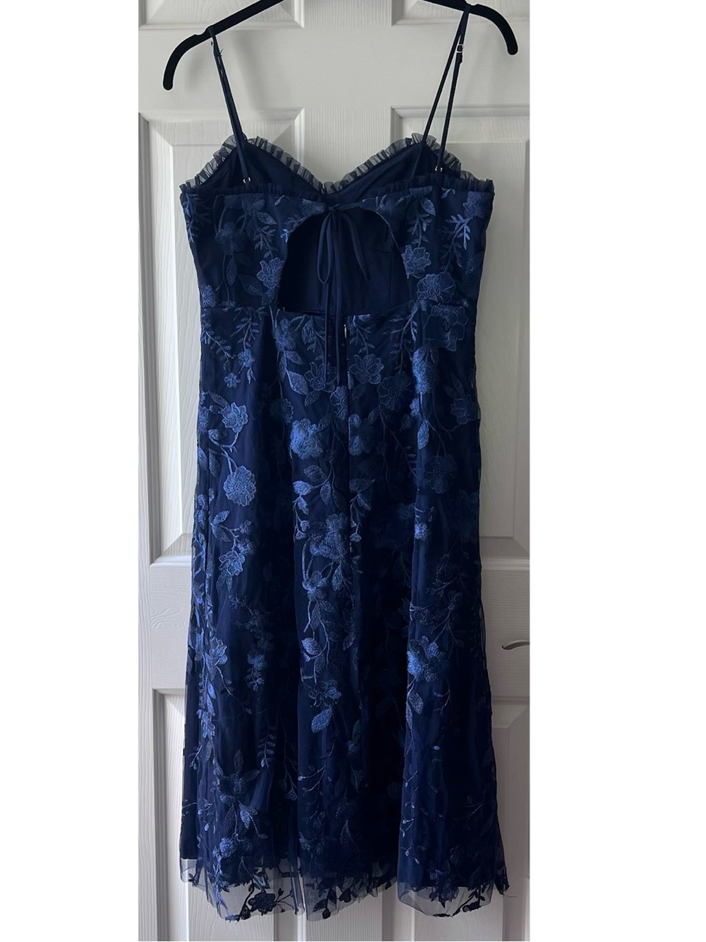 Lulu’s Navy Floral Embroidered Mesh Midi Dress M - Picture 2 of 13